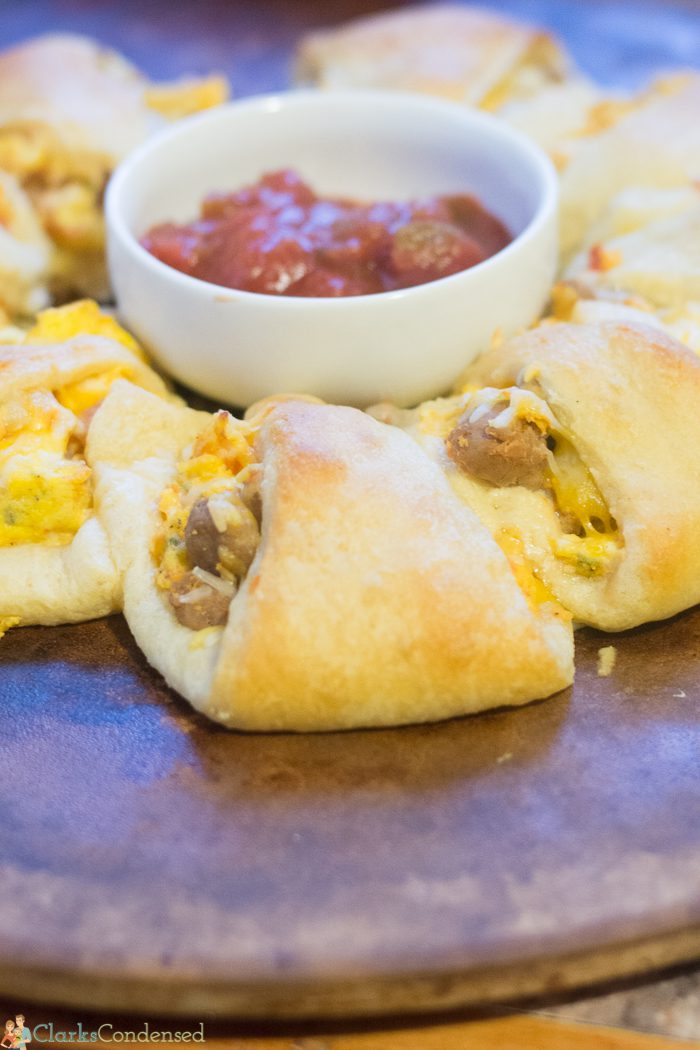 breakfast crescent roll sausage ring (10 of 10)