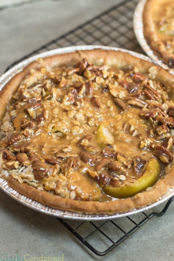 caramel-apple-pecan-pie-1