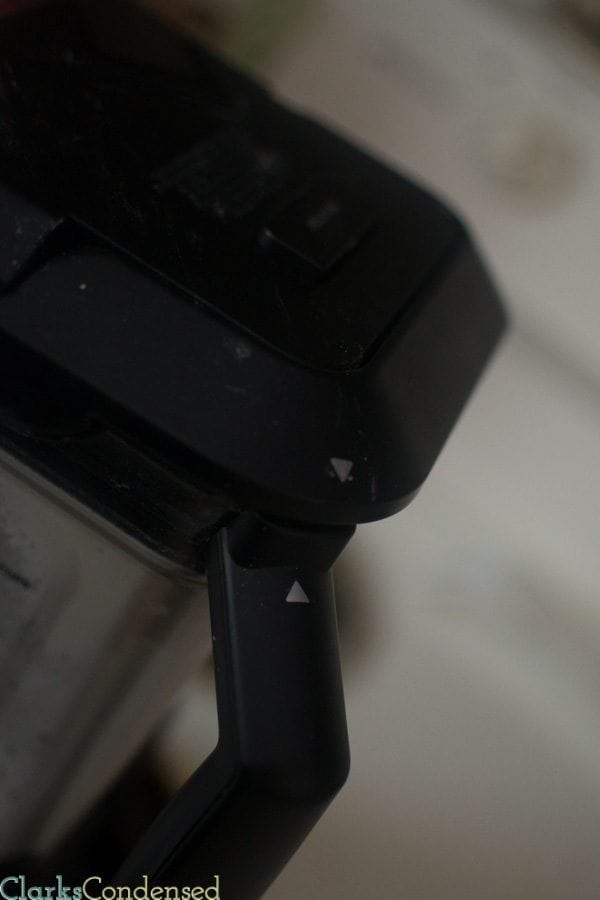 Are you wanting to grind your own flour, but don't have a grain mill? No need to worry...you can use a blender! Here's some quick tips on how to use a blender as a grain mill.