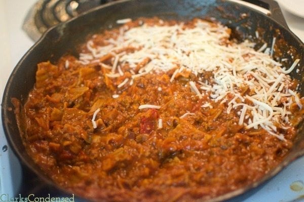 Love lasagna but don't love the prep it takes? Then you'll love this 30 minute skillet lasagna. It tastes just like it would if you made it in the oven, and is made on ONE dish!