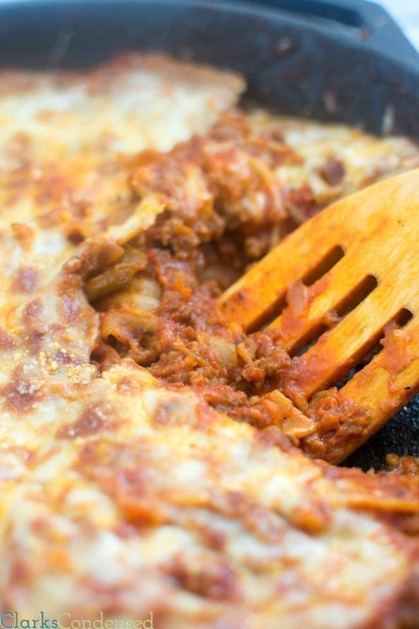 Love lasagna but don't love the prep it takes? Then you'll love this 30 minute skillet lasagna. It tastes just like it would if you made it in the oven, and is made on ONE dish!