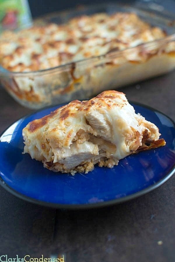 This potato and buffalo chicken casserole is super easy to throw together and absolutely delicious! It has potatoes, ranch dressing, bacon, onions, cheese, panko, and more!