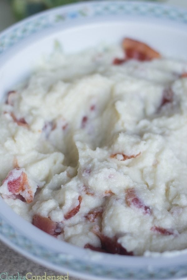 A low carb alternative to mashed potatoes -- garlic & bacon mashed cauliflower! 