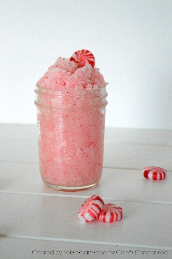 Peppermint Sugar Scrub Recipe | #diy #holiday #christmas #gift #handmade