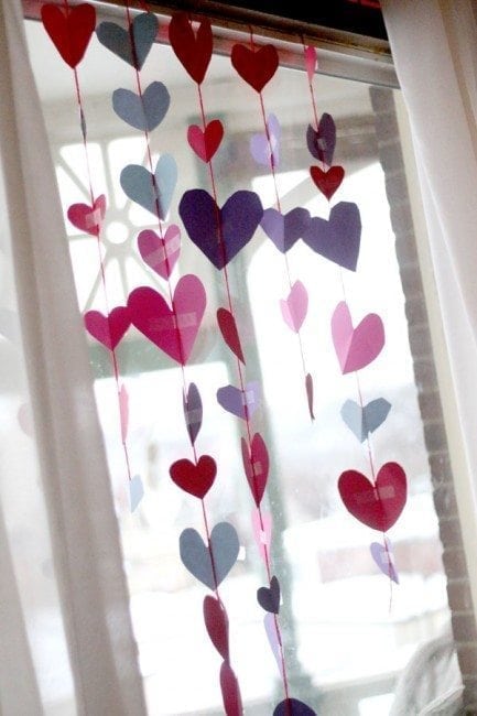 valentine-garland-hearts-433x650