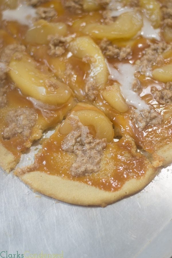 caramel-apple-cookie-pizza (8 of 9)