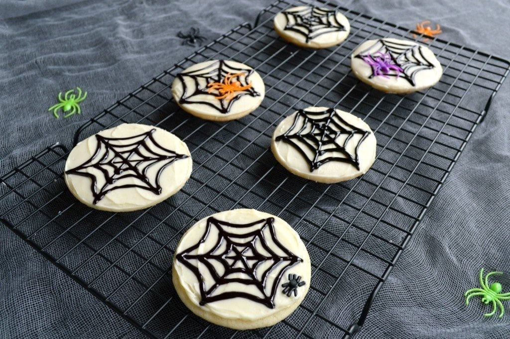Easy spiderweb sugar cookies are perfect for Halloween!