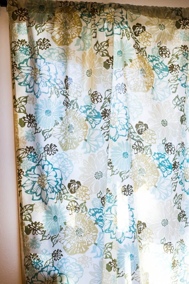 Make Your Own Curtains – DIY Rod Pocket Curtains Tutorial