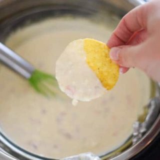 Instant Pot White Queso Dip