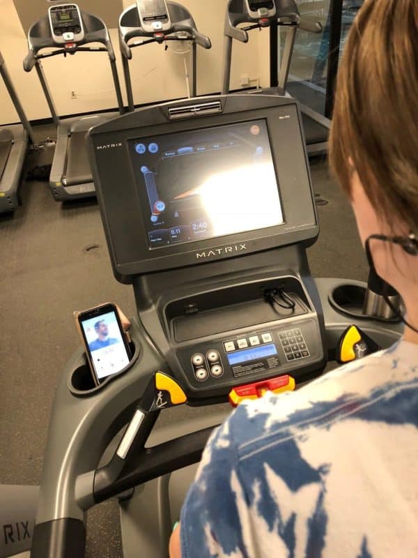 working out with aaptiv on treadmill