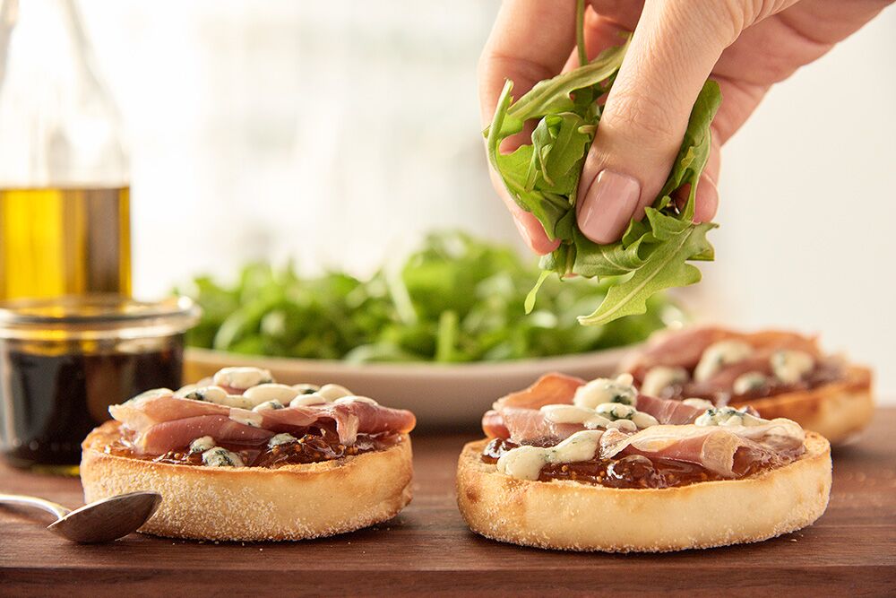 Fig Prosciutto Arugula Pizza