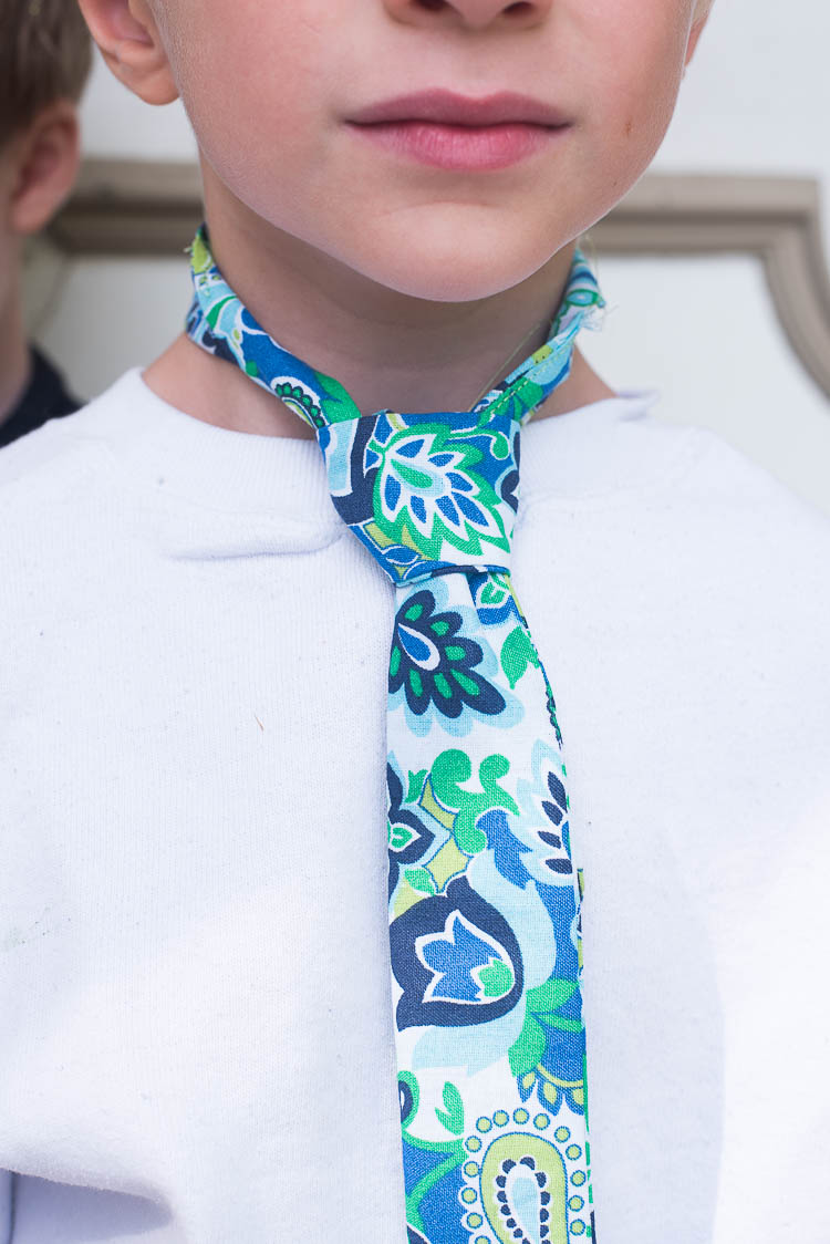 Boy safety tie with patterned fabric made with Cricut Maker