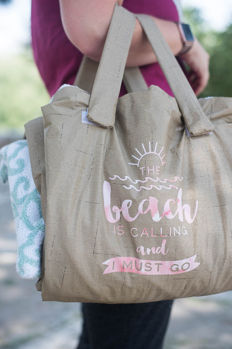 beach towel that turns into a bag