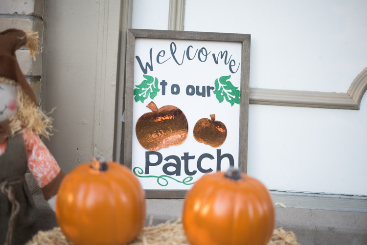 Easy Cricut Halloween Sign