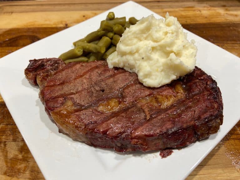steak with potato and green beans