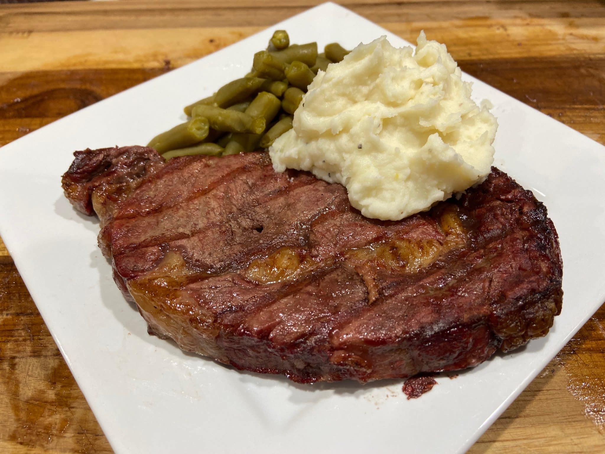 steak with potato and green beans