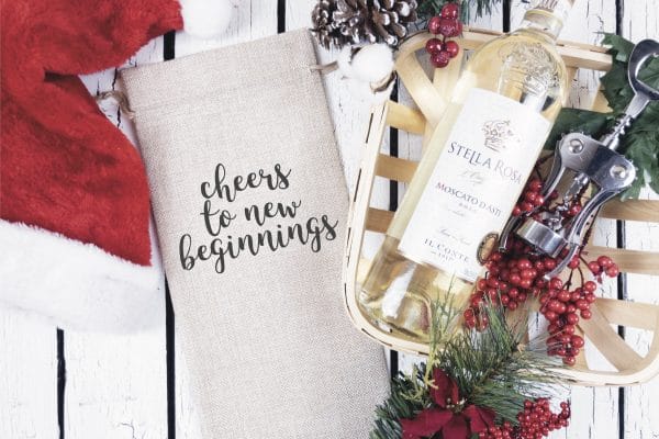 DIY Holiday Gift Packaging Ideas with Cricut Joy // A Wine Bag, Treat Bags  and More!