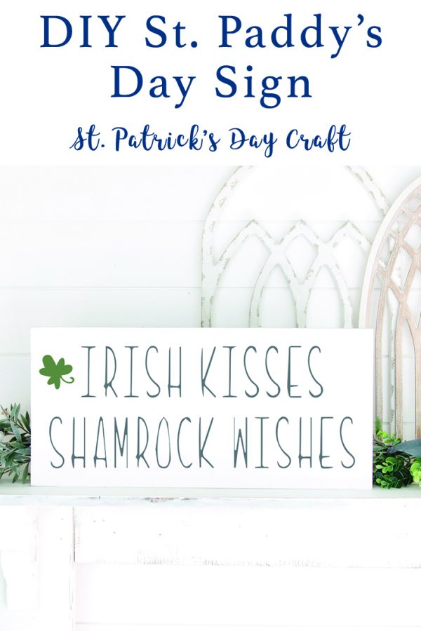 A close up of a sign for St. Patricks Day Decor