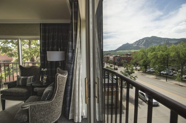 rooms with a view of the mountains