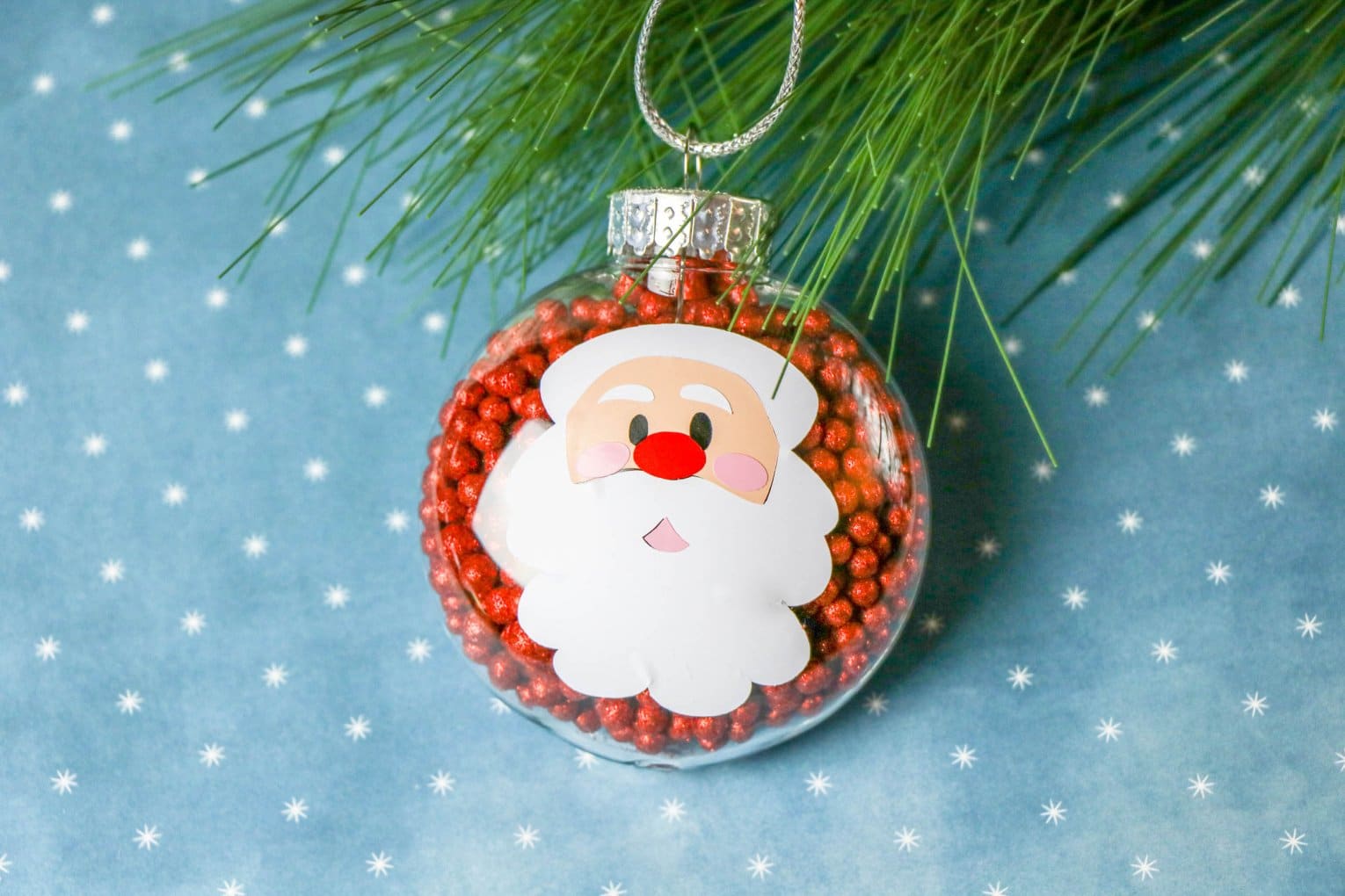 20+ Easy Ways to Fill Clear Christmas Ornaments